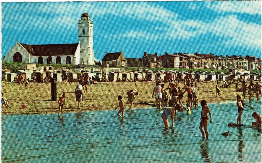 Katwijk aan Zee – Boulevard Oude Kerk., Ophalen of Verzenden, 1960 tot 1980, Gelopen, Zuid-Holland