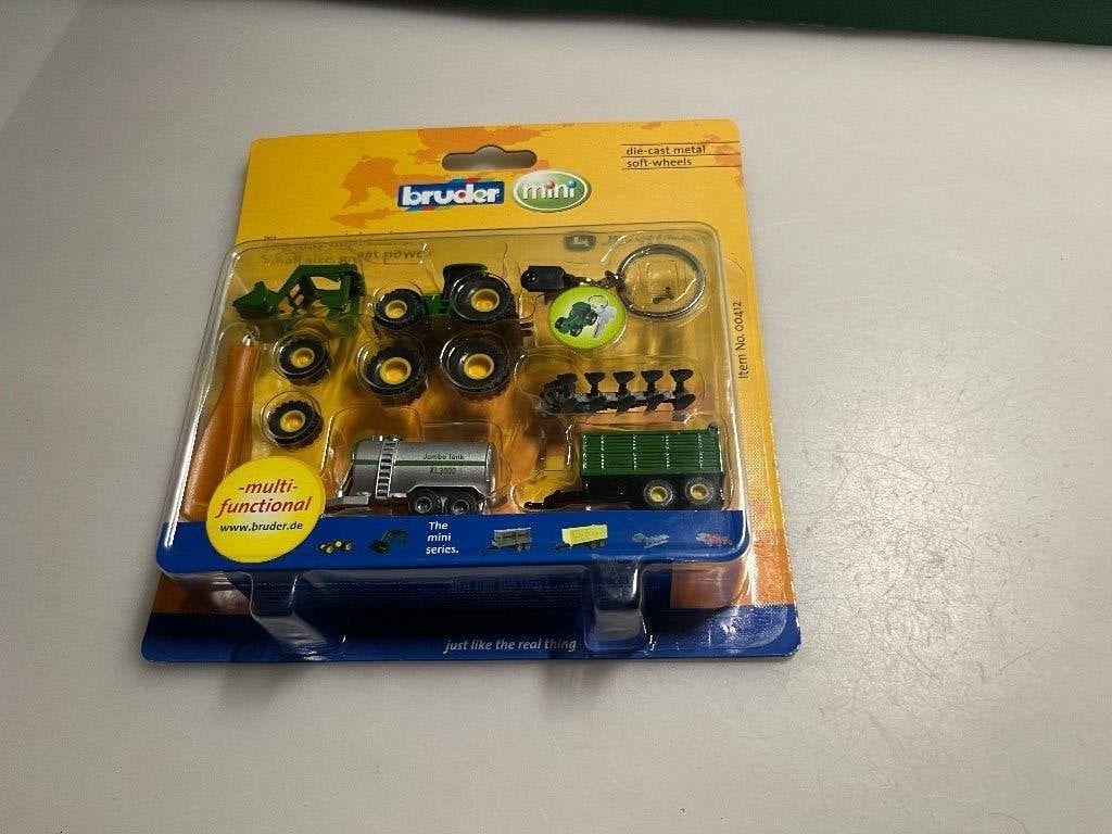 Bruder John Deere set van  schaal 1 :87, Ophalen of Verzenden, Nieuw, Tractor of Landbouw, Overige merken