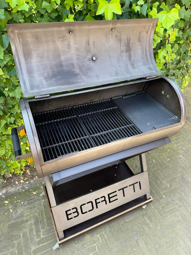 Boretti Barbecue met hoes, Tuin en Terras, Houtskoolbarbecues, Gebruikt, Met accessoires, Ophalen