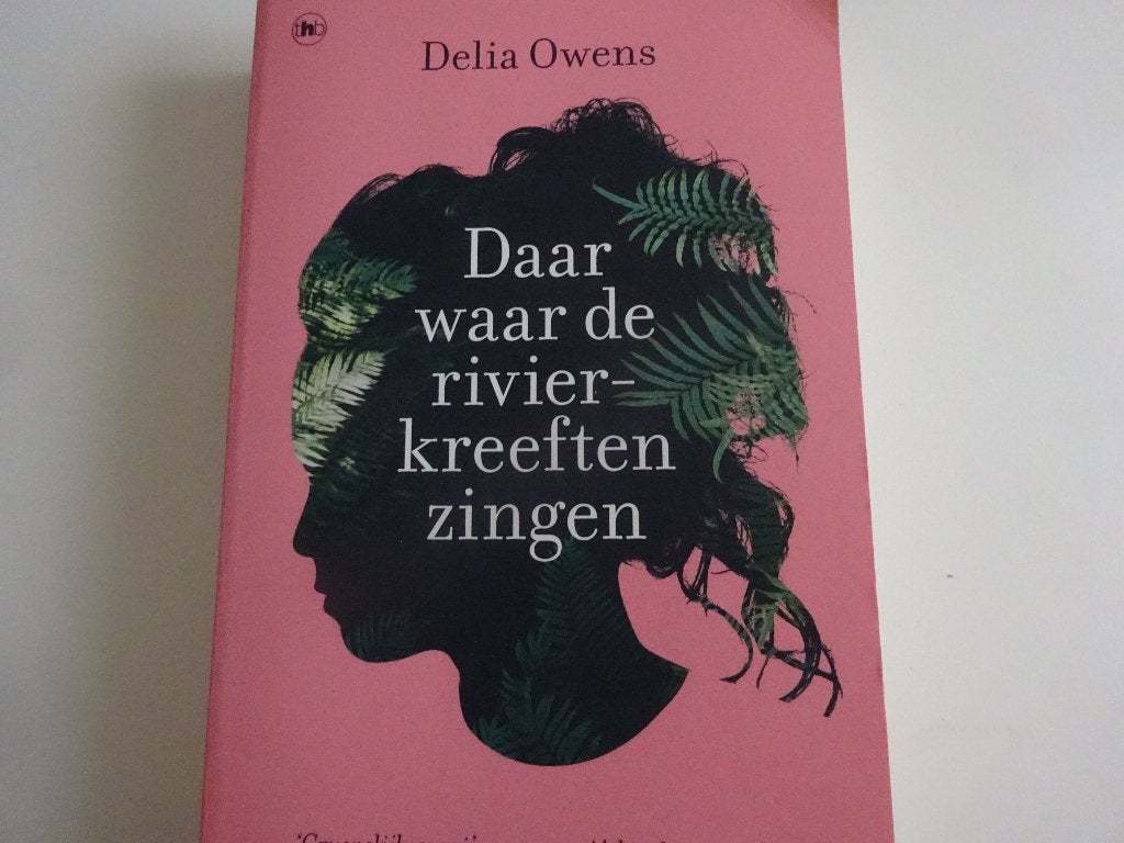 DELIA OWENS - DAAR WAAR DE RIVIERKREEFTEN ZINGEN, Boeken, Ophalen of Verzenden, Gelezen