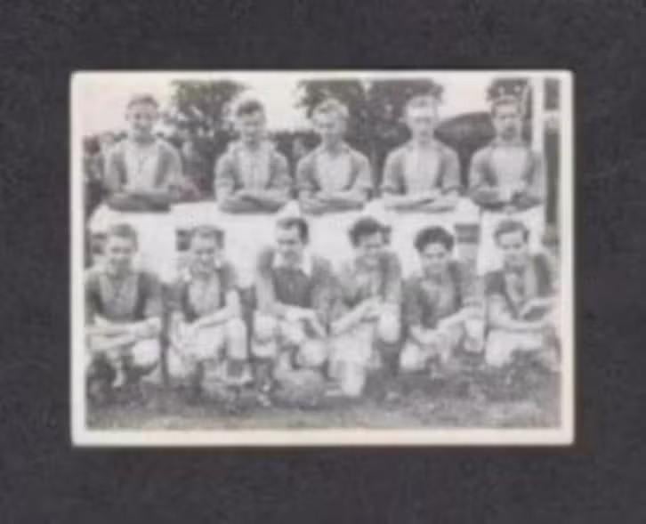 Voetbalplaatje RKC Waalwijk 1951-1952., Verzamelen, Ophalen of Verzenden, Zo goed als nieuw