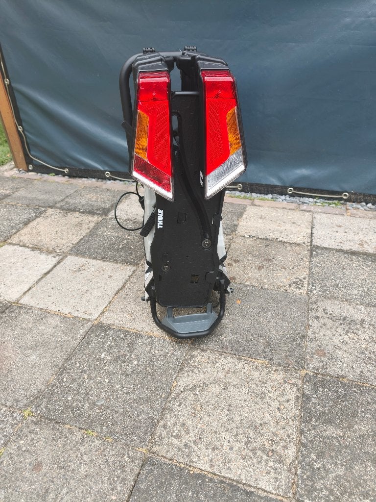 Fietsendrager Thule XT 933, Ophalen, Elektrische fiets, Zo goed als nieuw, 2 fietsen