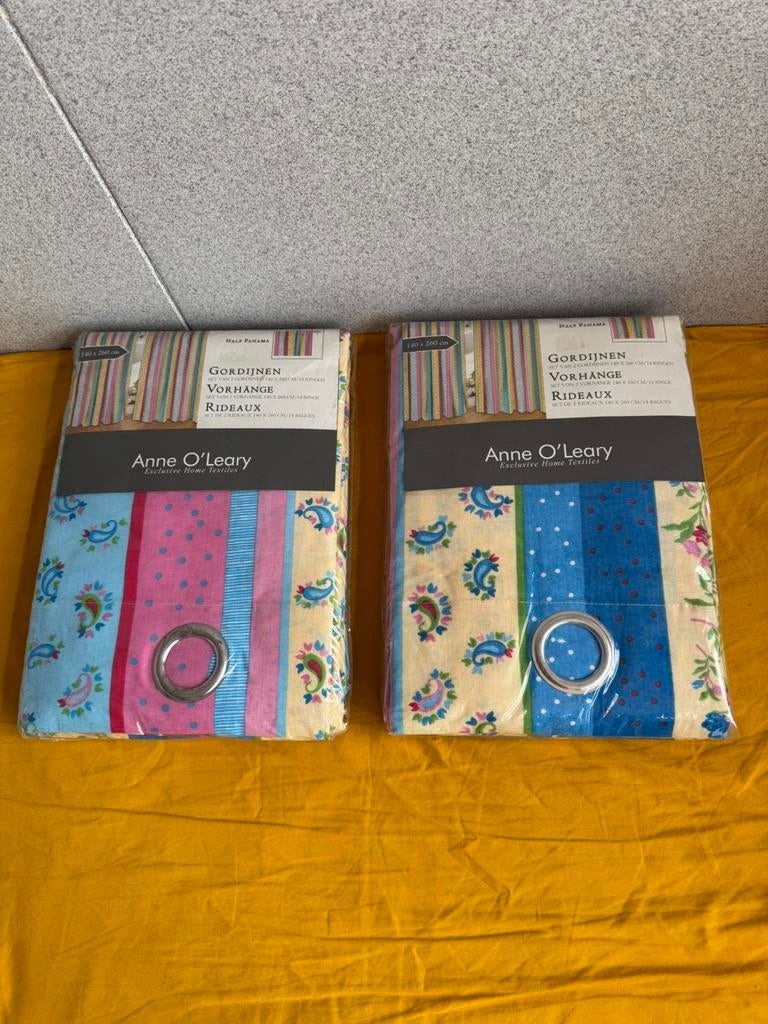 4 curtains in 2 packages.100%cotton.Anne O’Leary brand, Huis en Inrichting, Ophalen of Verzenden, Nieuw, 200 cm of meer
