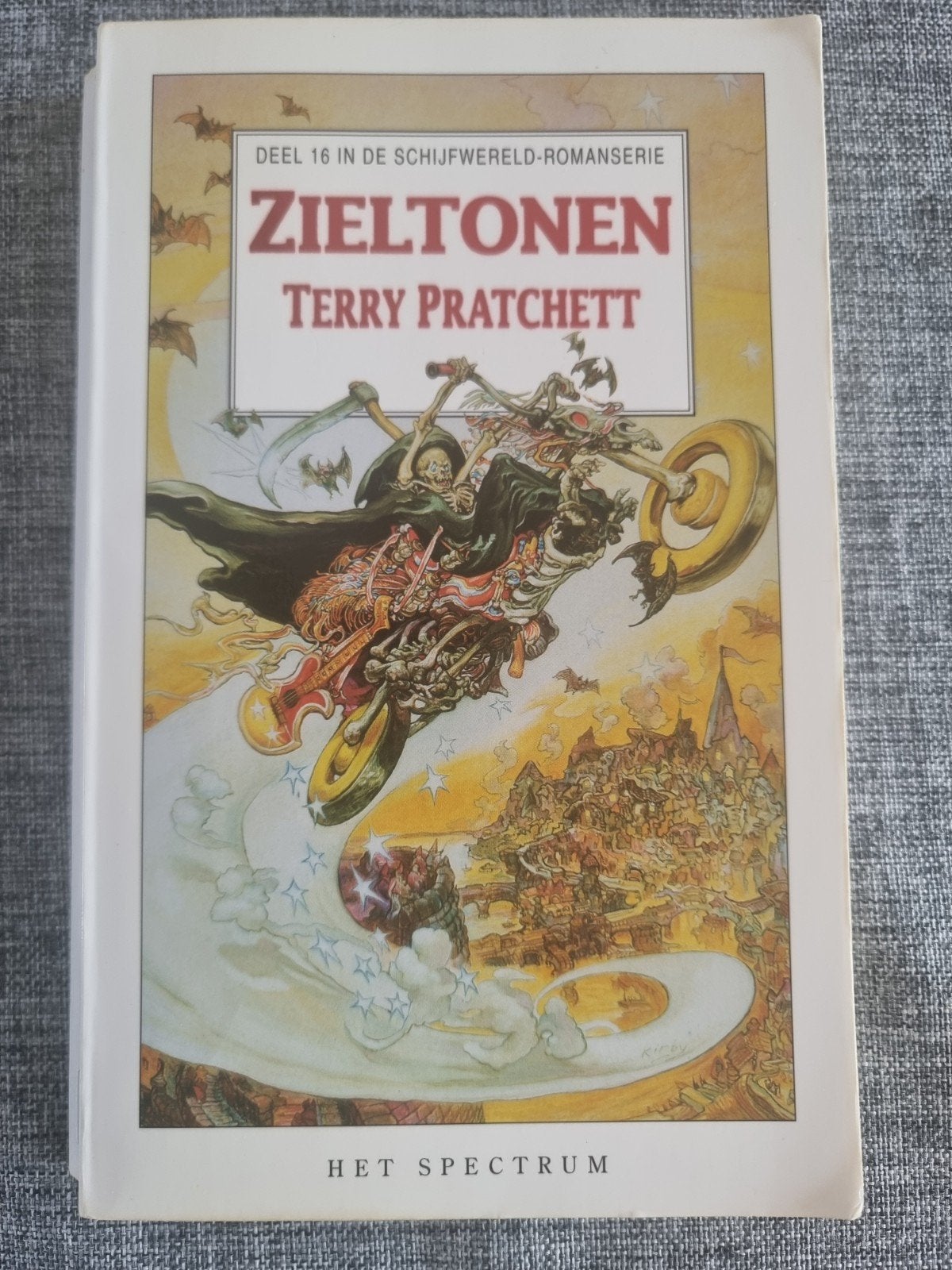 Terry Pratchett - Zieltonen (Schijfwereld deel 16), Boeken, Ophalen of Verzenden