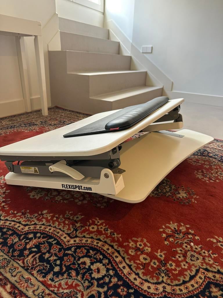 Teken tafel, Ophalen, Zo goed als nieuw, Gezichtsbruiner