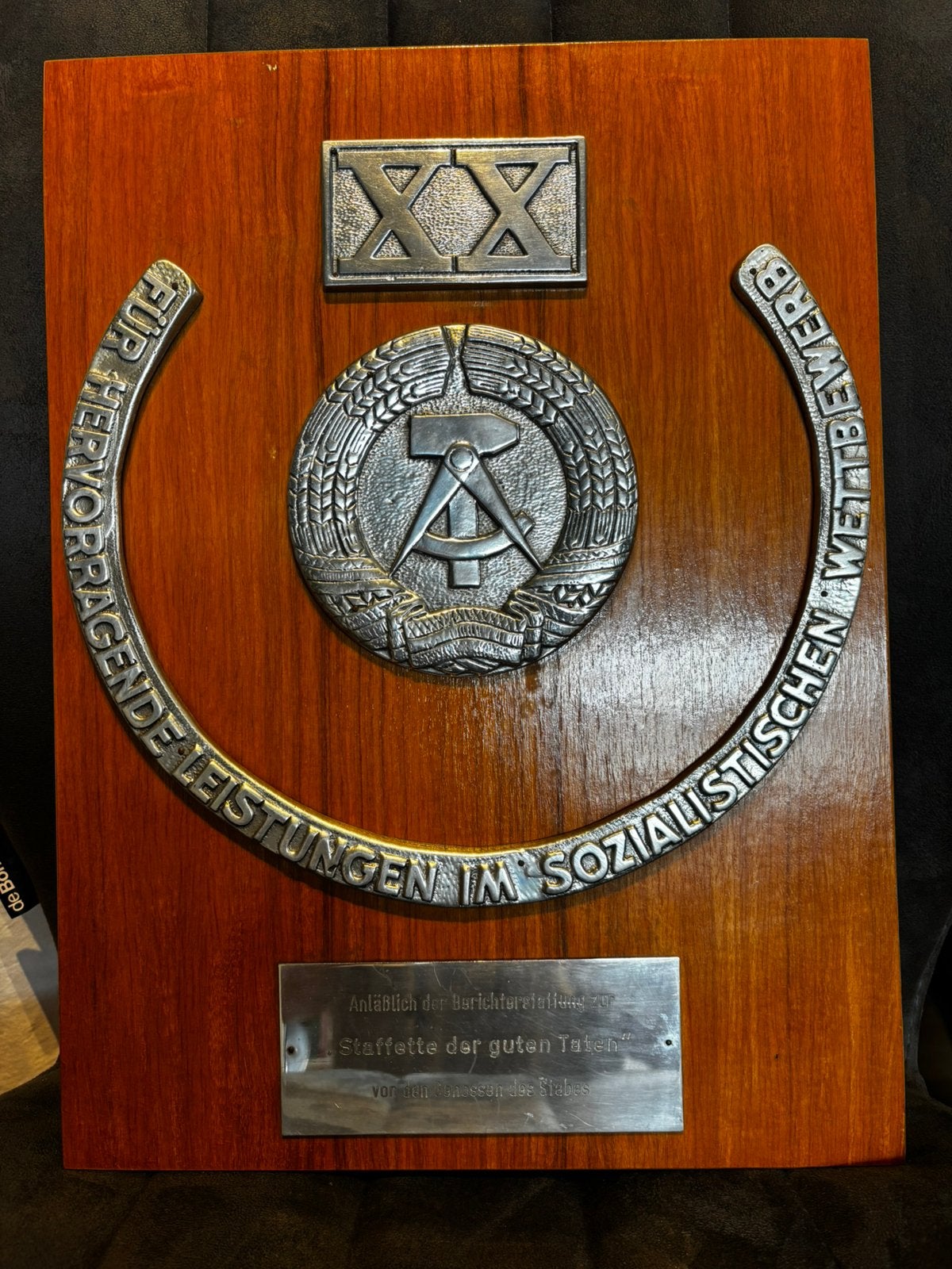 DDR / NVA bord, Verzamelen, Ophalen of Verzenden, Landmacht, Duitsland, Embleem of Badge