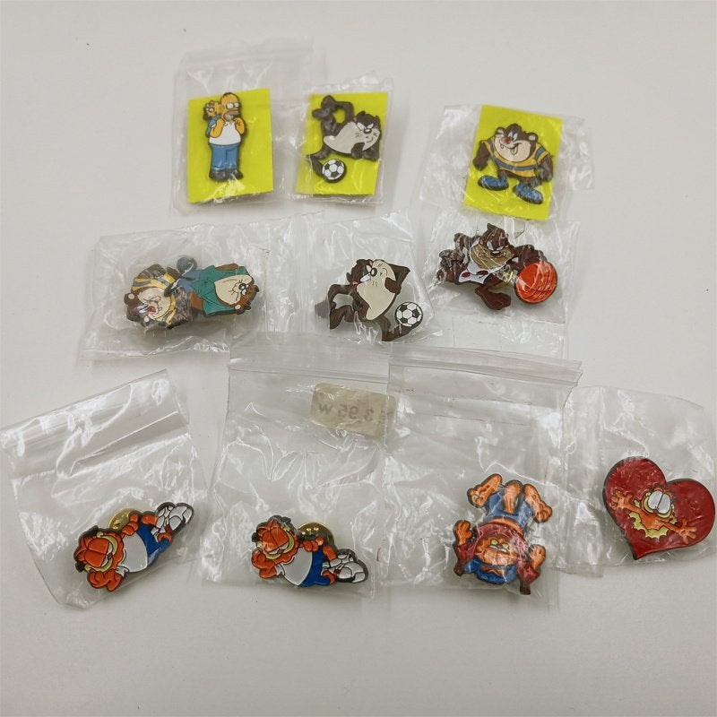 Vintage Pins, Verzamelen, Speldjes, Pins en Buttons, Ophalen of Verzenden, Nieuw, Figuurtje, Speldje of Pin