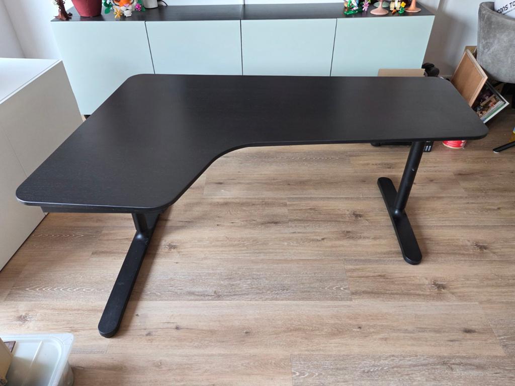 IKEA Bekant Hoekbureau Zwart - Verstelbare Hoogte, Ophalen, Zwart, 160 cm, Gebruikt