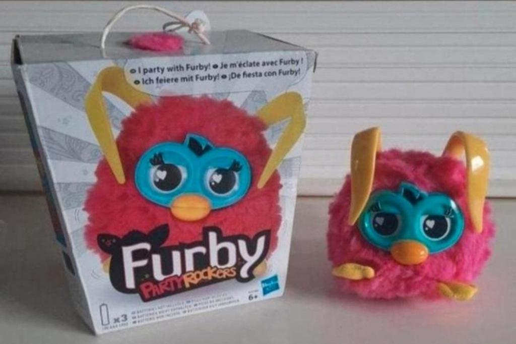 Furby Party Rockers Loveby (roze) met doos uit 2012, Ophalen of Verzenden, Zo goed als nieuw