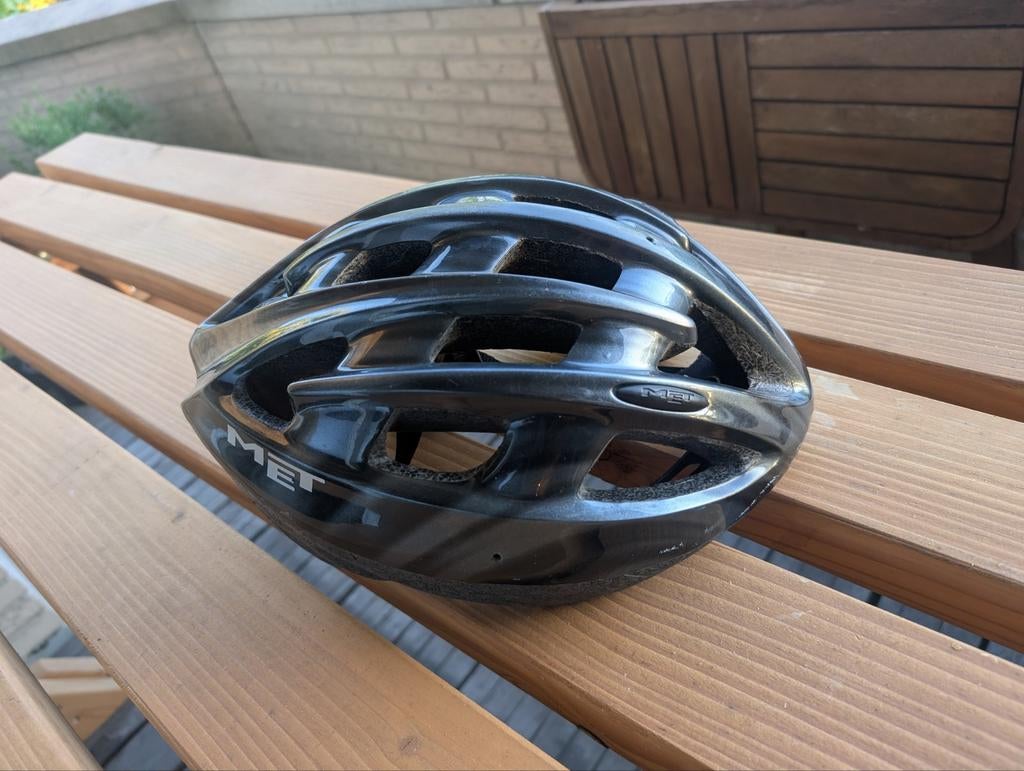 MET Fietshelm Zwart - Gebruikt, Gebruikt, Overige maten, Ophalen of Verzenden, MET