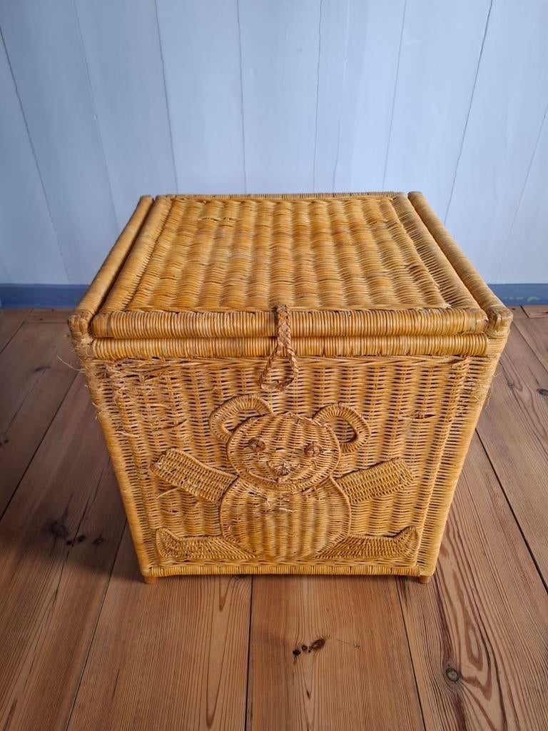 Grote rieten opbergmand/speelgoedmand met beer., Ophalen, Gebruikt, Mand, Riet
