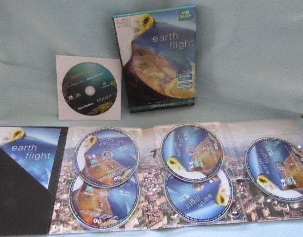 DVD box BBC: Earth flight, de wereld door vogelogen, 9 uur, Alle leeftijden, Ophalen of Verzenden, Zo goed als nieuw, Natuur