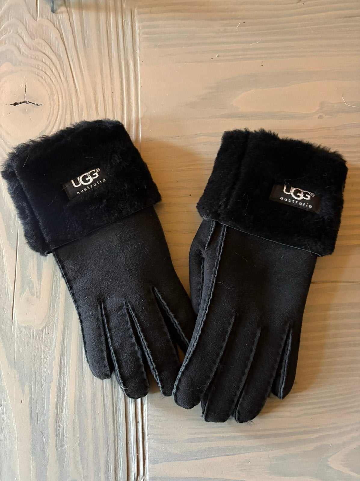 Nieuw originele zwarte Ugg handschoenen mt S, Ophalen of Verzenden, Nieuw, Maat 36 (S), Handschoenen