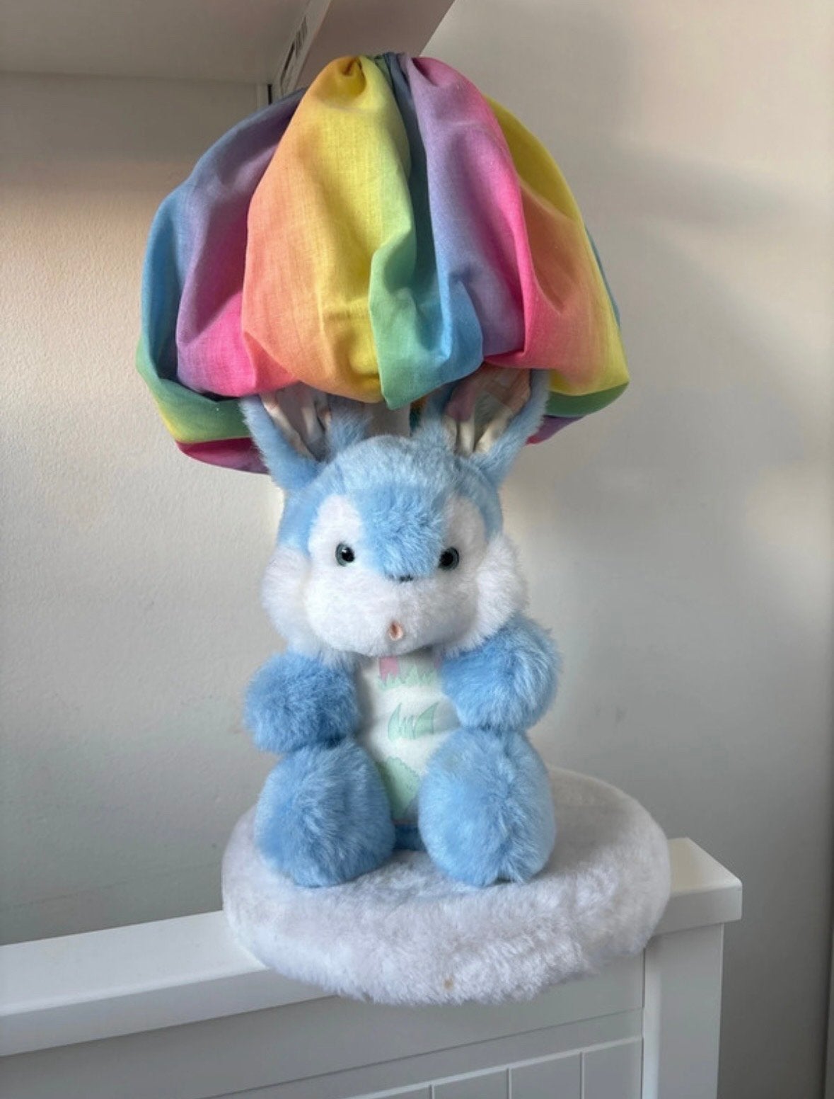 Vintage Nounours lamp - Blauw pluche konijn met regenboog, Overige merken, E14 (klein), Textiel, Ophalen of Verzenden