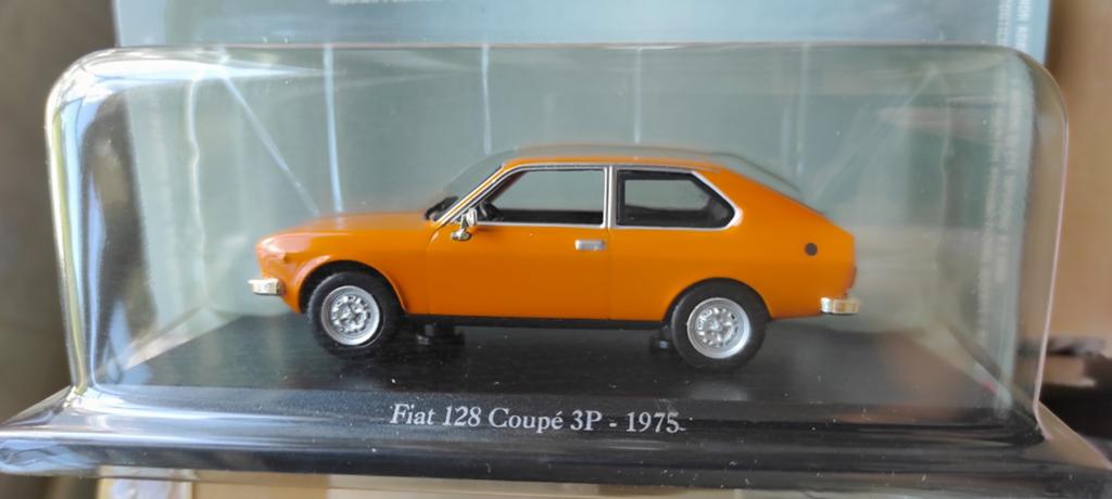 Fiat 128 coupé 3P oranje 1975 1:43 in ongeopende blister, Hobby en Vrije tijd, Modelauto's | 1:43, Ophalen of Verzenden, Nieuw