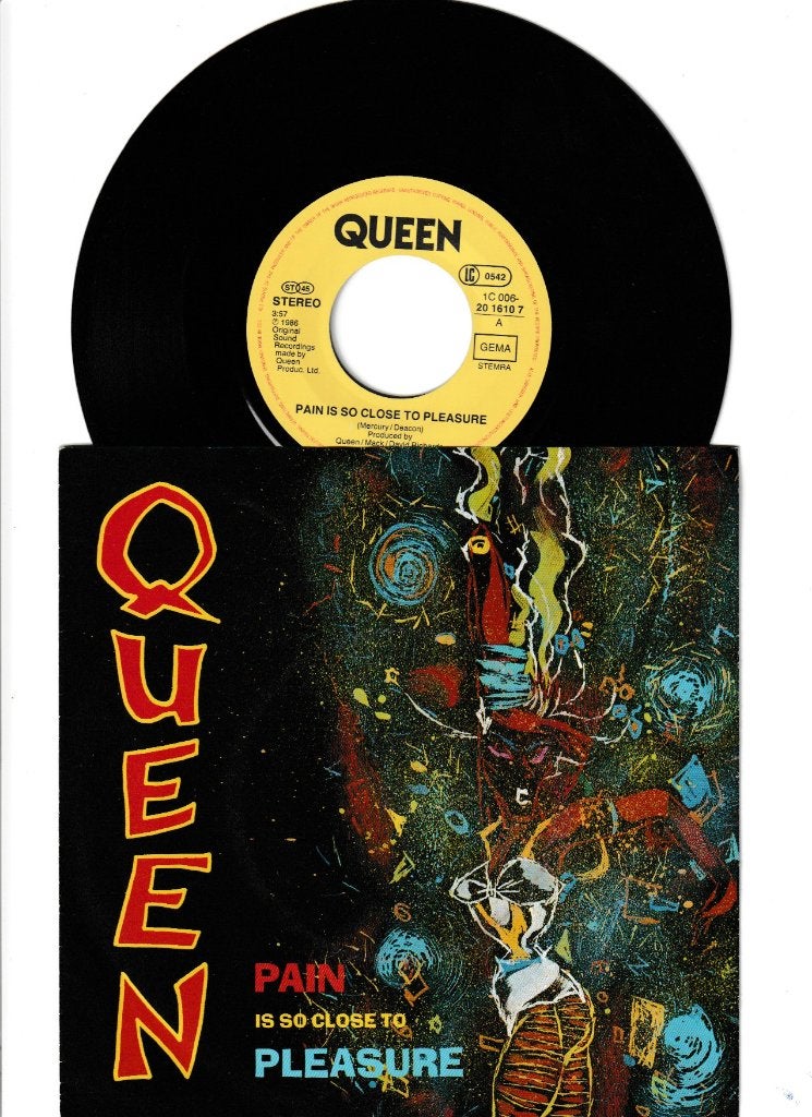 QUEEN - PAIN IS SO CLOSE TO PLEASURE //// DON'LOSE YOUR HEAD, Fotohoes, 7 inch, Ophalen of Verzenden, Zo goed als nieuw