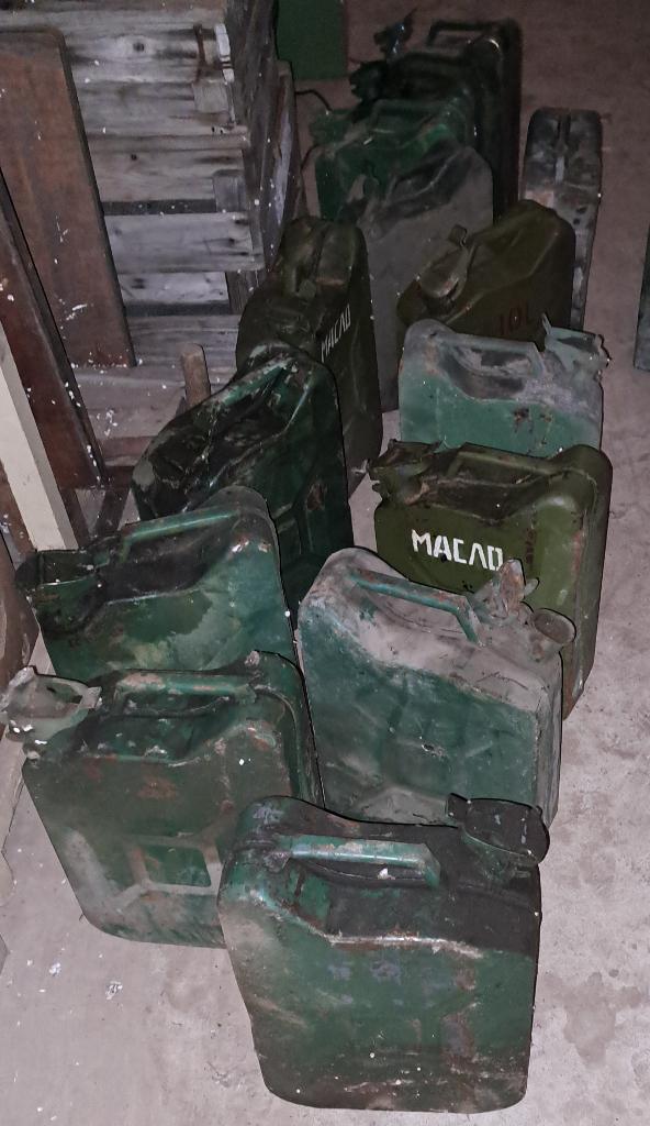 jerrycans  oude jerrycans decoratie, Ophalen