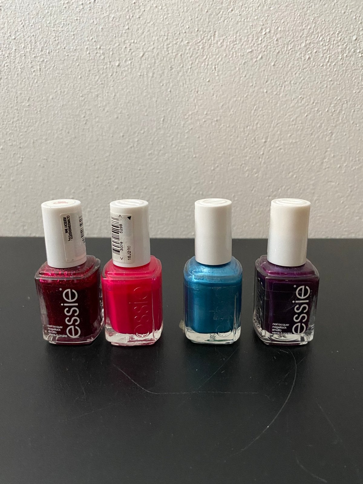 Essie nagellak – NIEUW & ongebruikt | 4 kleuren, Ophalen of Verzenden, Zo goed als nieuw, Blauw, Handen en Nagels
