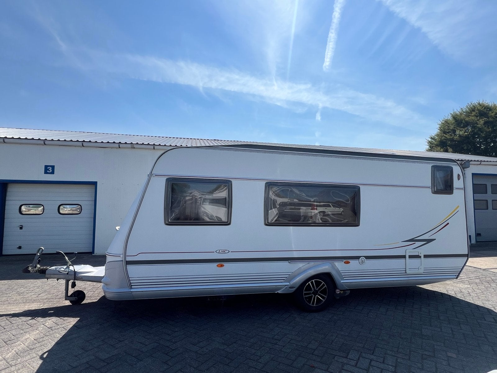 LMC la familia 530 6 pers. Airco, Mover, stapelbed, Schokbreker, Bedrijf, Treinzit, 5 tot 6 meter