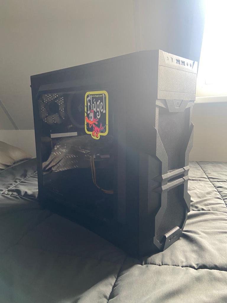 Krachtige game pc, Ophalen, Zo goed als nieuw