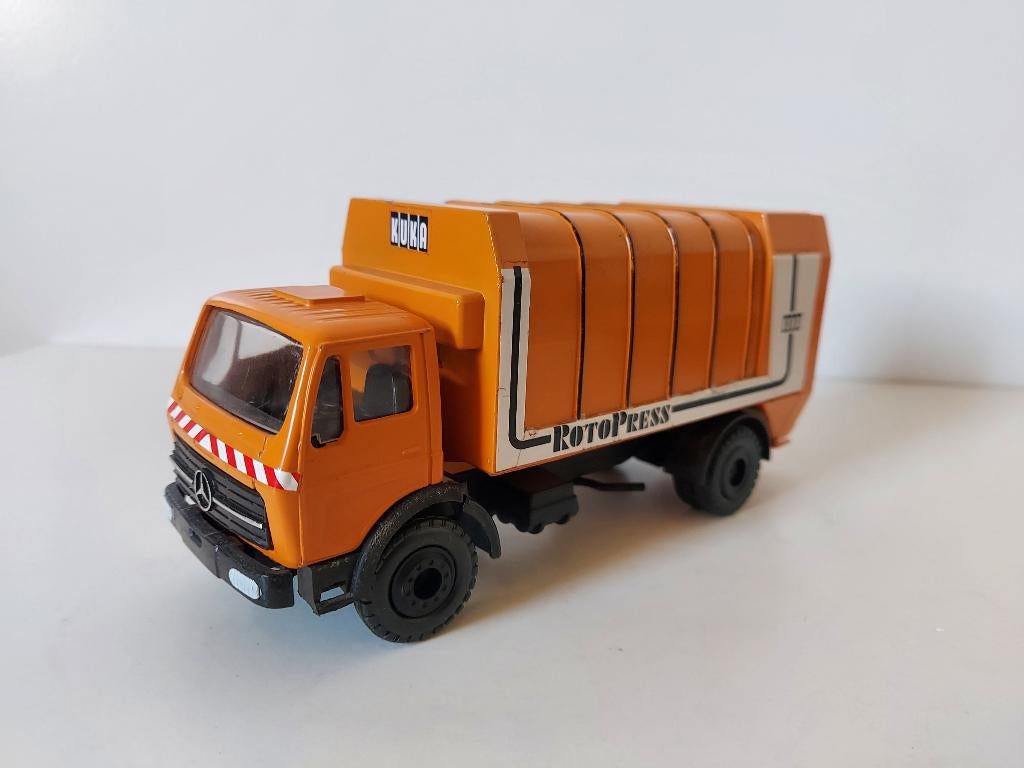Conrad 3033 Mercedes-Benz NG Kuka RotoPress vuilniswagen, Ophalen of Verzenden, Zo goed als nieuw, Bus of Vrachtwagen, Conrad