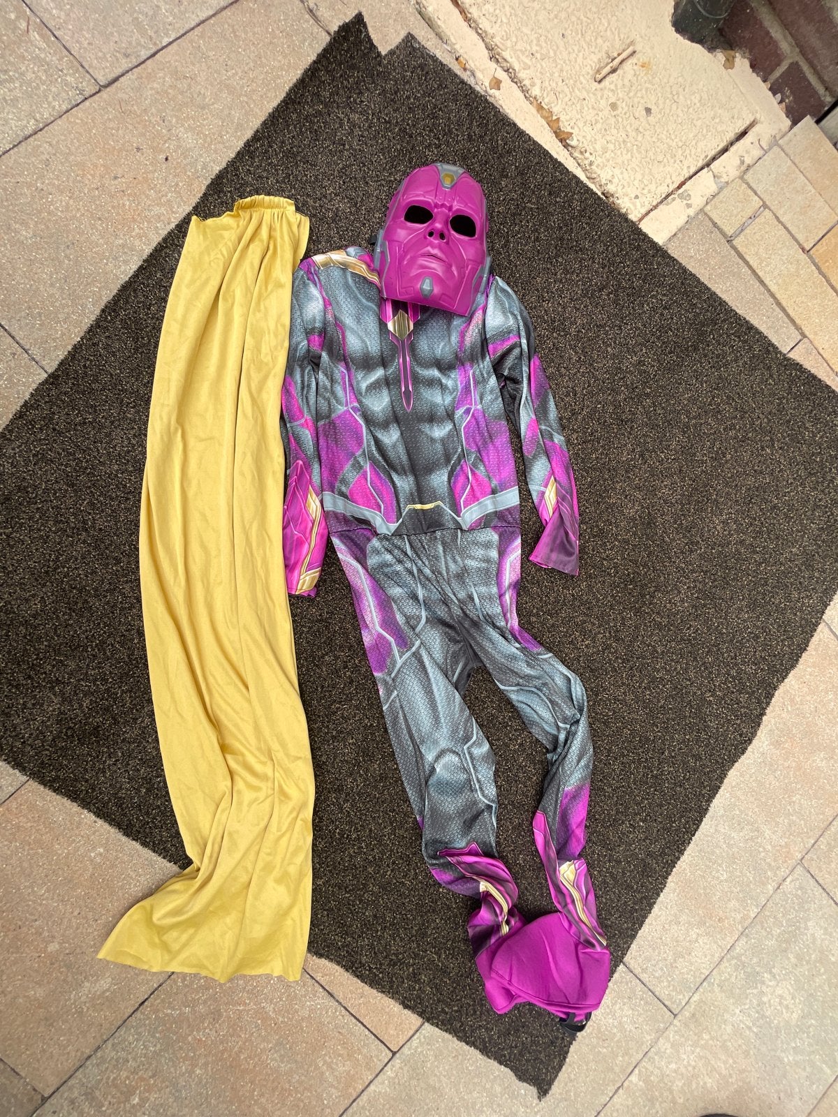 Avengers Vision Verkleedpak met Masker en Cape, Ophalen, Gebruikt, 122 t/m 128, Jongen of Meisje