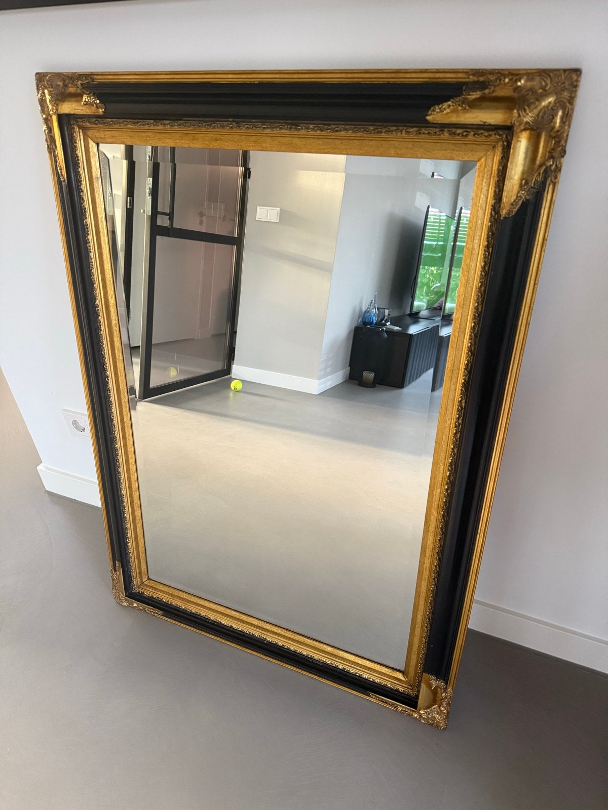 Prachtige spiegel met sierlijke lijst 110x79cm, 100 tot 150 cm, Ophalen of Verzenden, Zo goed als nieuw, Rechthoekig
