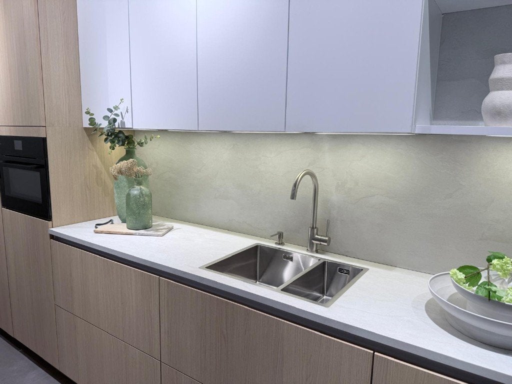 Showroom Uitverkoop Elias Sneeuwwit - Ensor Blond Eiken, Ophalen, Overige kleuren, Nieuw, Enkelwandige keuken