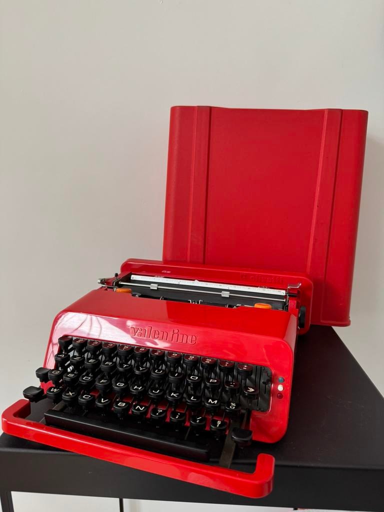 Olivetti Valentine typemachine met originele koffer, Diversen, Typemachines, Ophalen of Verzenden, Gebruikt