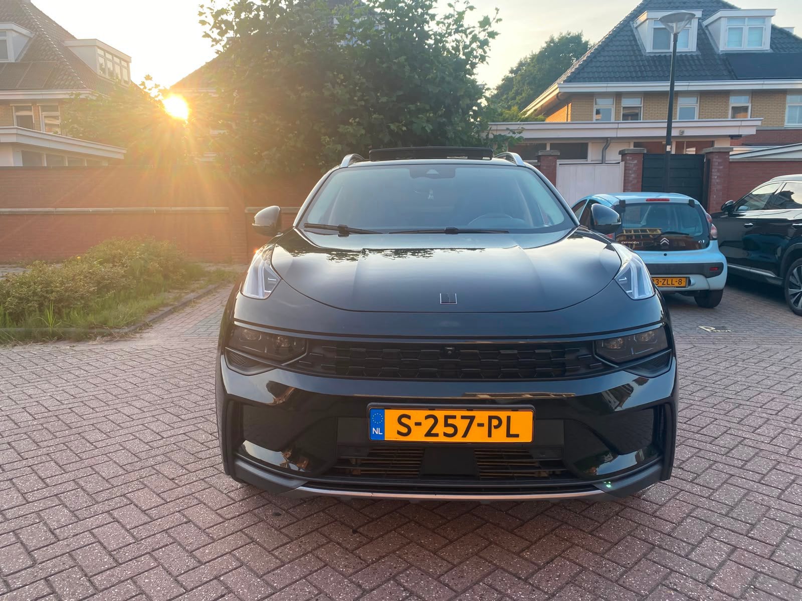 Lynk & Co 1.5TD 261pk Phev 7DCTH 2023 Zwart, Auto's, Lynk & Co, 1800 kg, 179 pk, 1854 kg, SUV of Terreinwagen