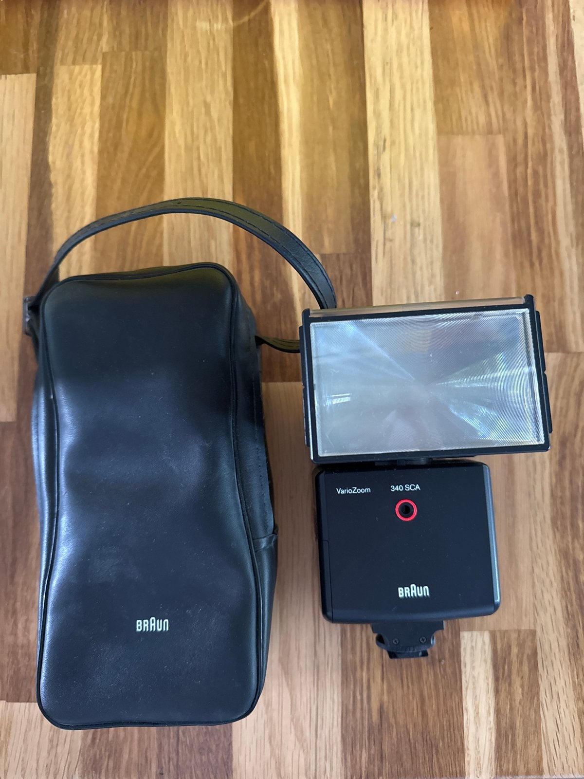 Braun VarioZoom 340 SCA externe flitser met tas, Inclusief tas/hoes, Externe flitser, Ophalen of Verzenden, Zo goed als nieuw