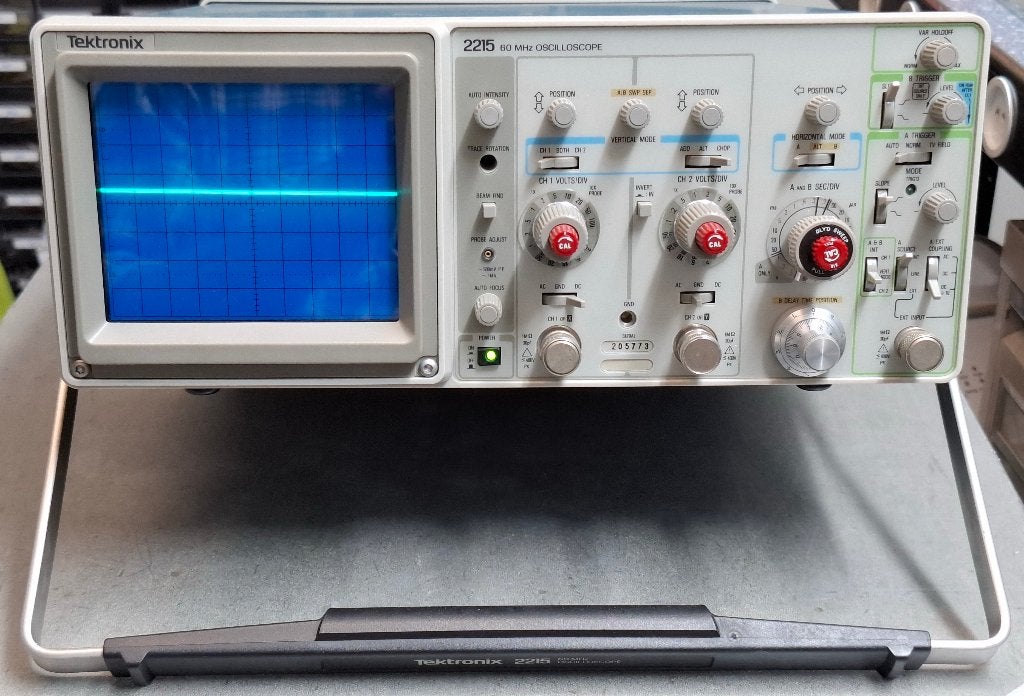 Tektronix 2215 Oscilloscoop 60 MHz met frontcover, Ophalen of Verzenden, Zo goed als nieuw, Overige meters