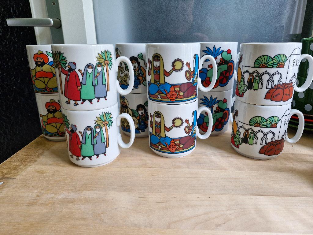 Set van 12 Van Nelle mokken(Villeroy en Boch) uit jaren '70!, Ophalen of Verzenden, Zo goed als nieuw, Overige stijlen, Kop(pen) en/of Schotel(s)
