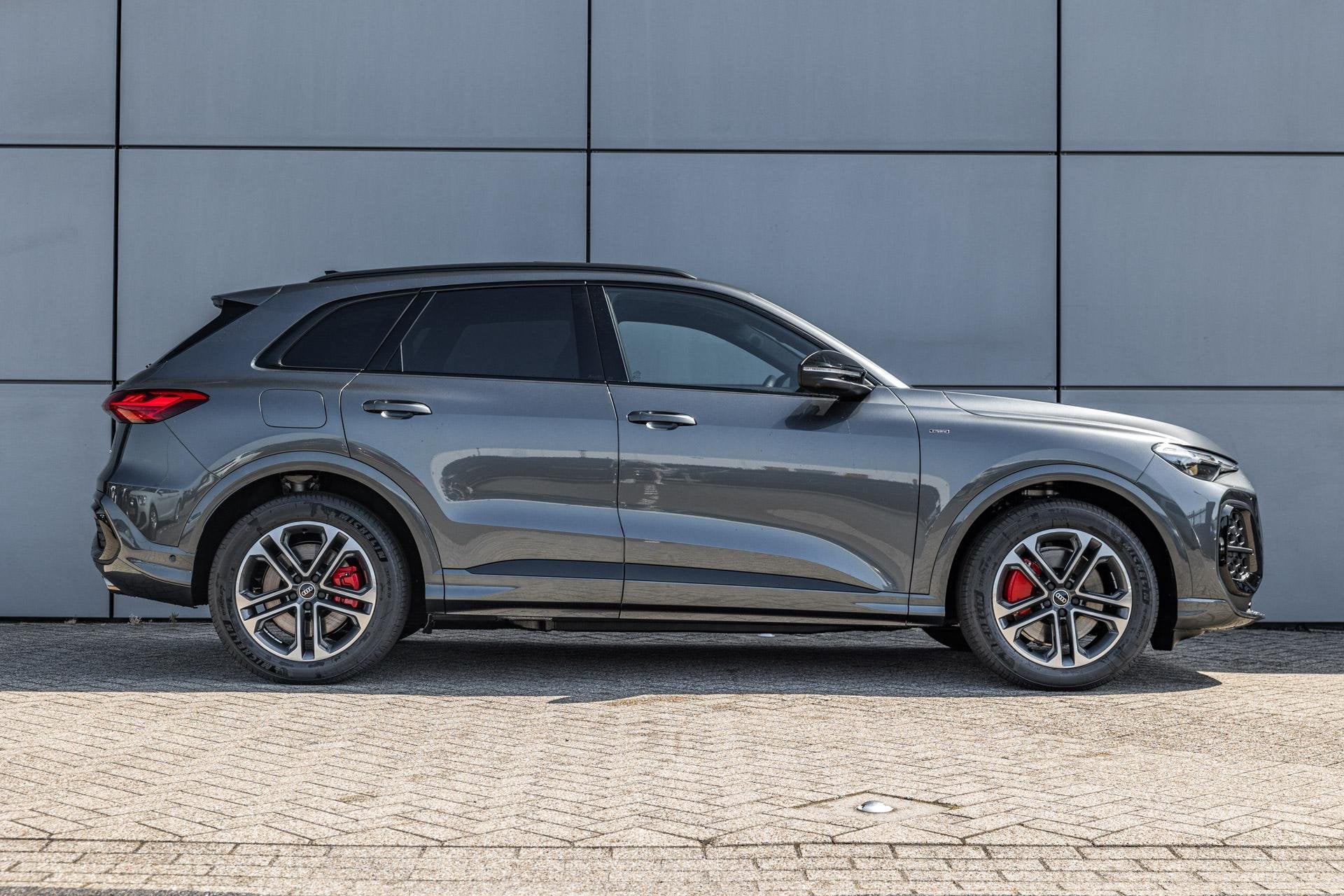 Audi Q5 2.0 TFSI e-hybrid quattro S edition Competition | Te, Auto's, Audi, Automaat, 12 maanden, 4 cilinders, 150 min