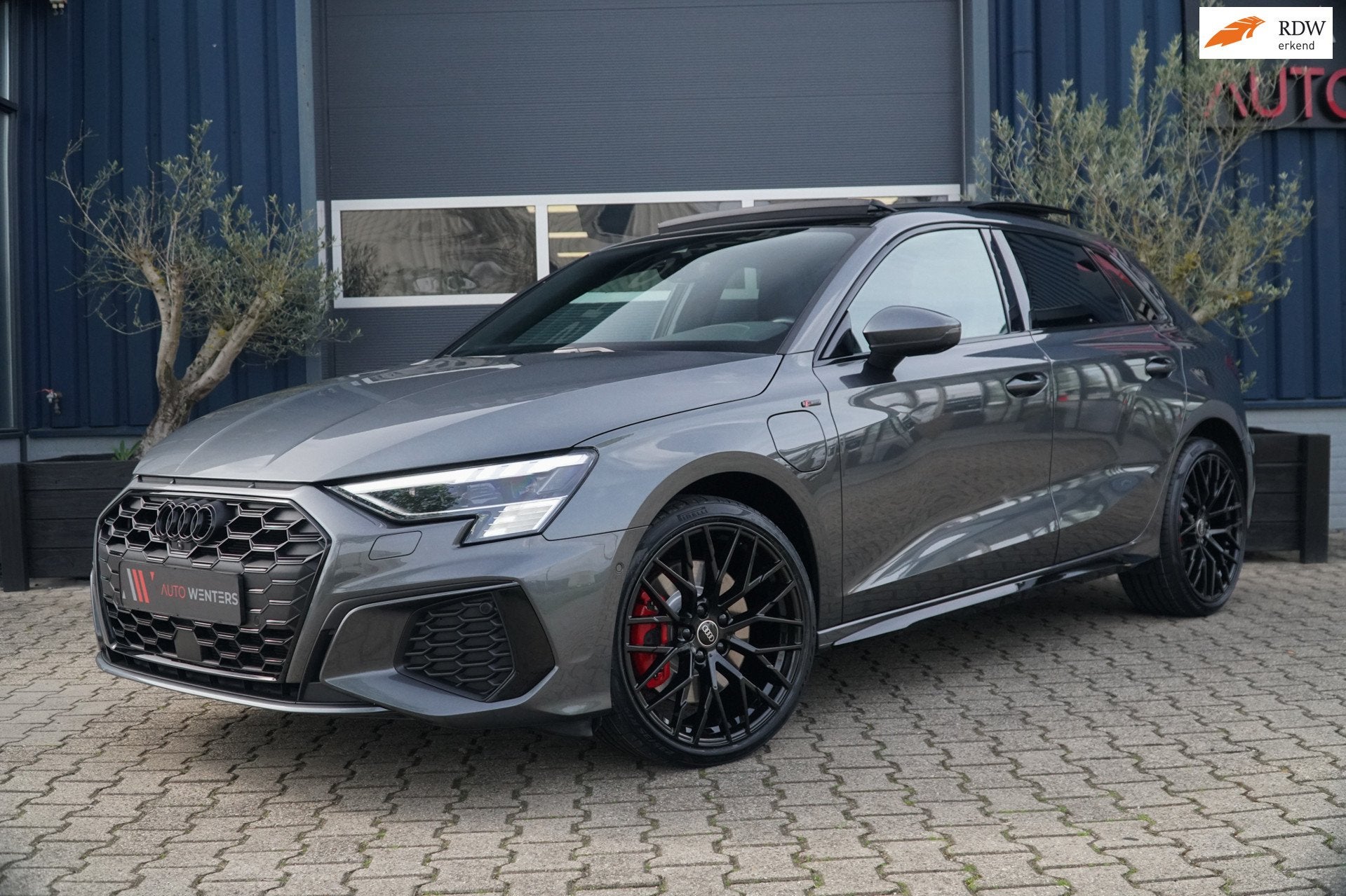 Audi A3 Sportback Audi A3 Sportback 45 TFSI e 245PK PHEV S L, Auto's, Dealer onderhouden, Gebruikt, Zwart, 4 cilinders