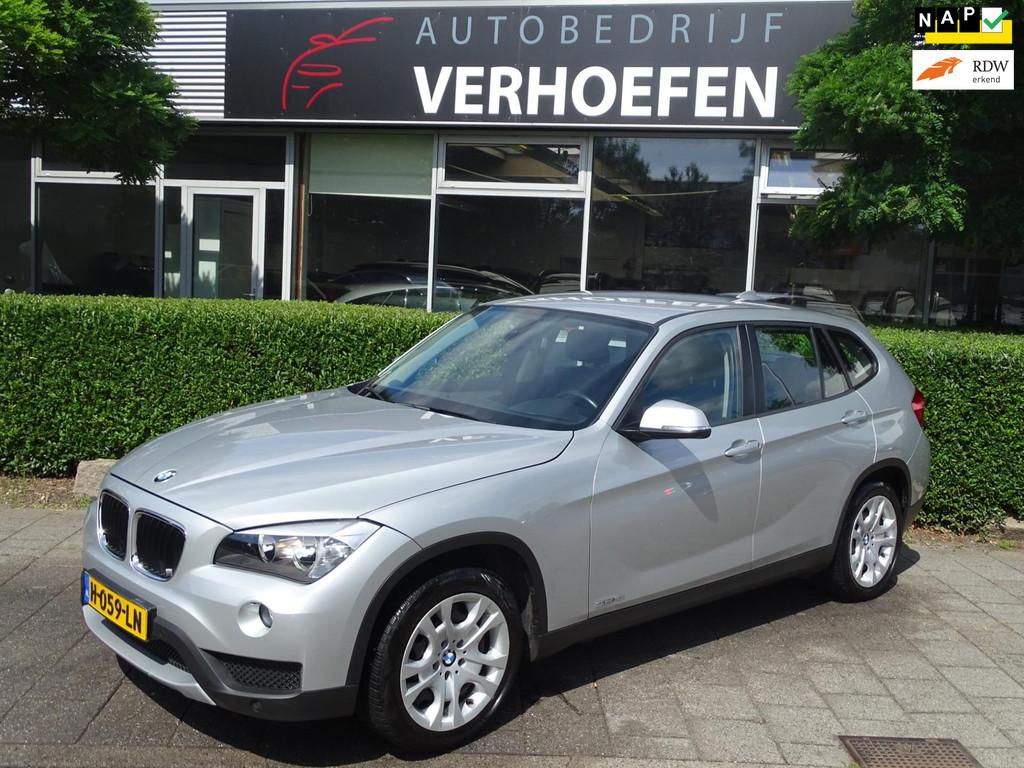 BMW X1 SDrive18i - AUTOMAAT - NAVIGATIE - TREKHAAK - LEDER -, Auto's, 4 cilinders, Leder, Bedrijf, 93 €/maand