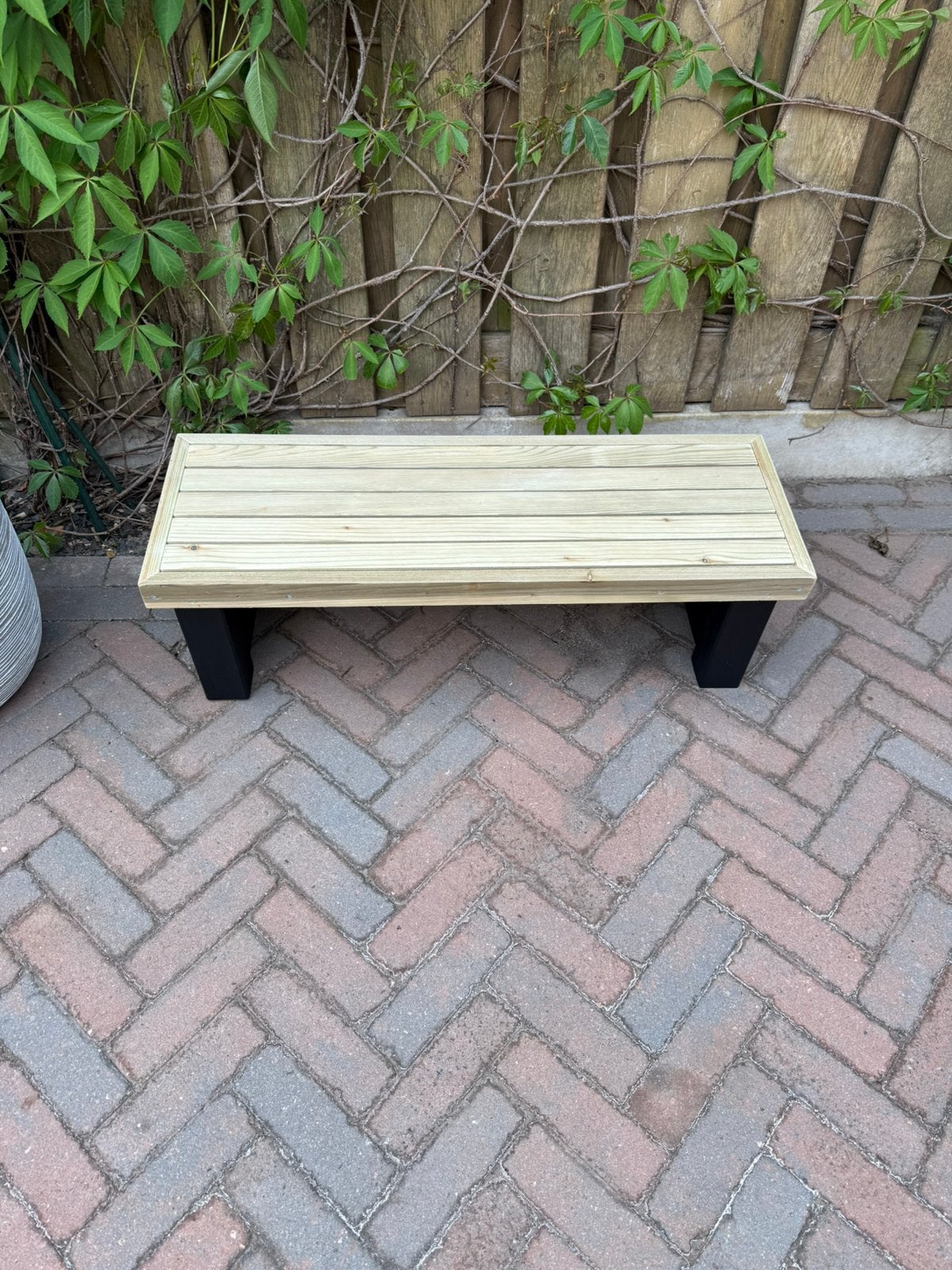 Nieuw krukje voor buiten van hout met houten poten. 90x28x30, Ophalen of Verzenden, Nieuw, Hout
