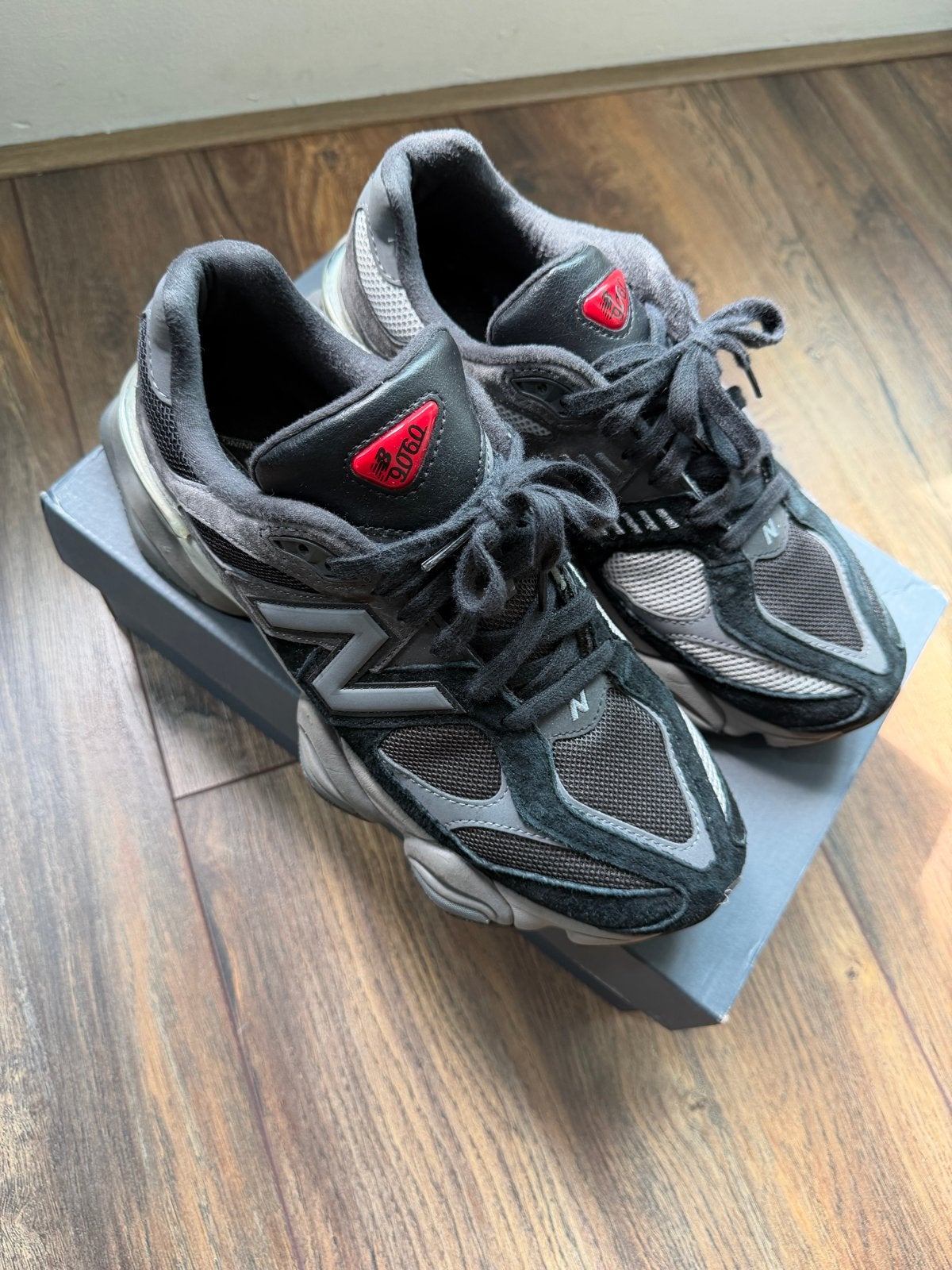 New Balance 9060 Sneakers - Grijs/Zwart, Ophalen of Verzenden, Zo goed als nieuw, Overige kleuren, Sneakers of Gympen