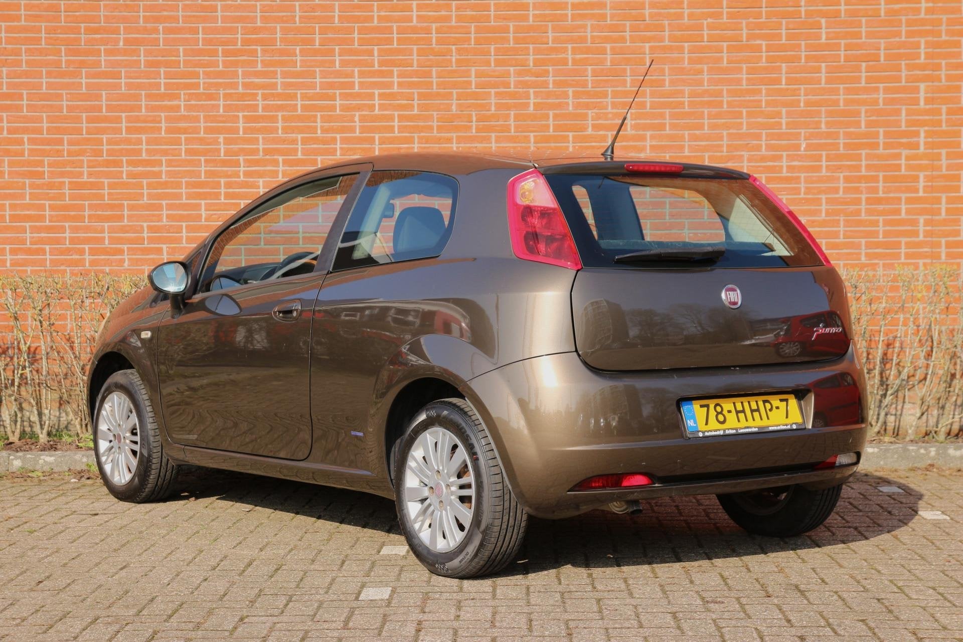 Fiat Grande Punto 1.4 77pk Edizione Lusso | NL-auto | Climat, Voorwielaandrijving, Stof, Zwart, 4 cilinders