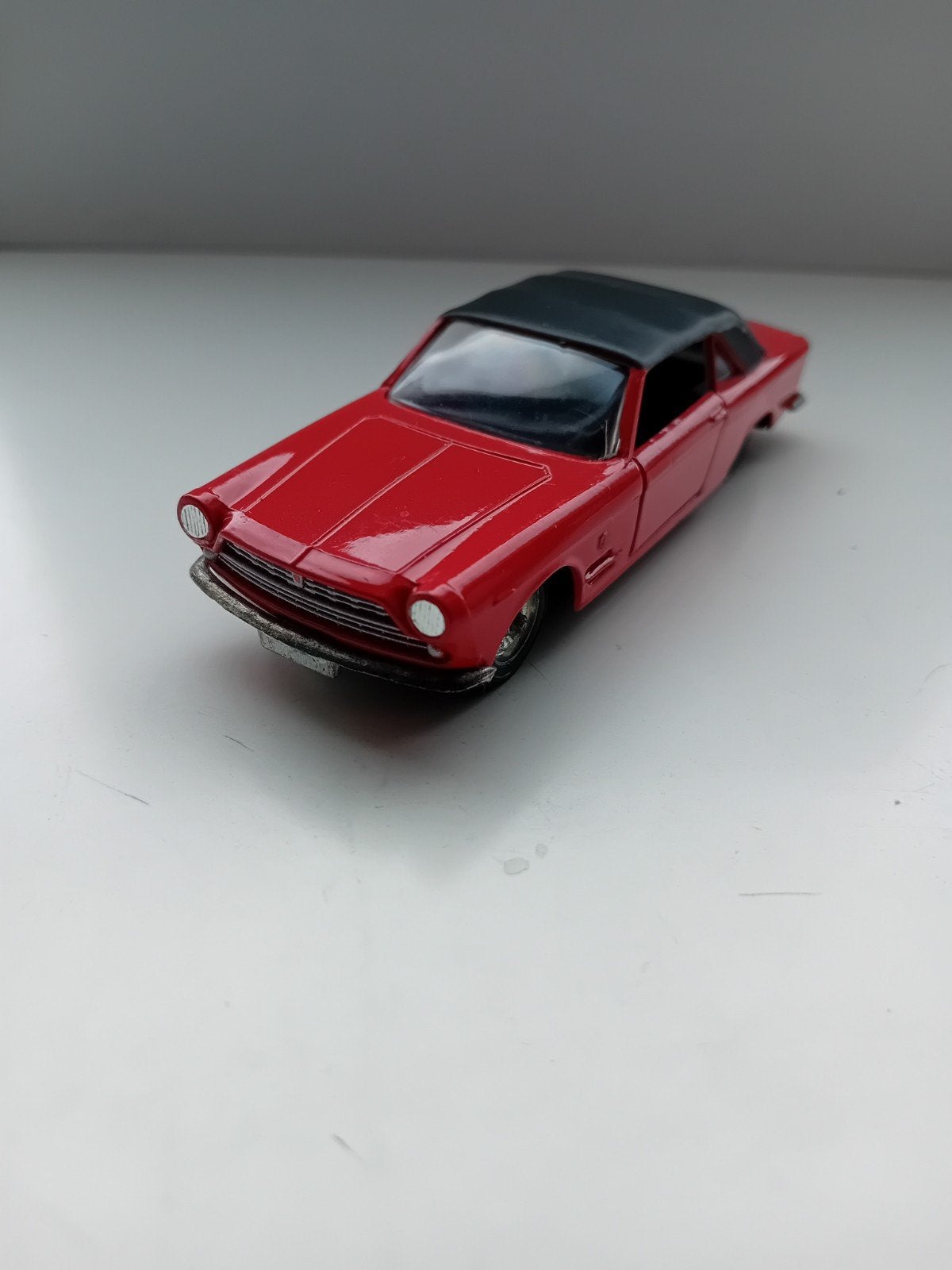 Fiat 2300/S Cabriolet Ghia., Hobby en Vrije tijd, Modelauto's | 1:43, Ophalen of Verzenden, Auto, Overige merken