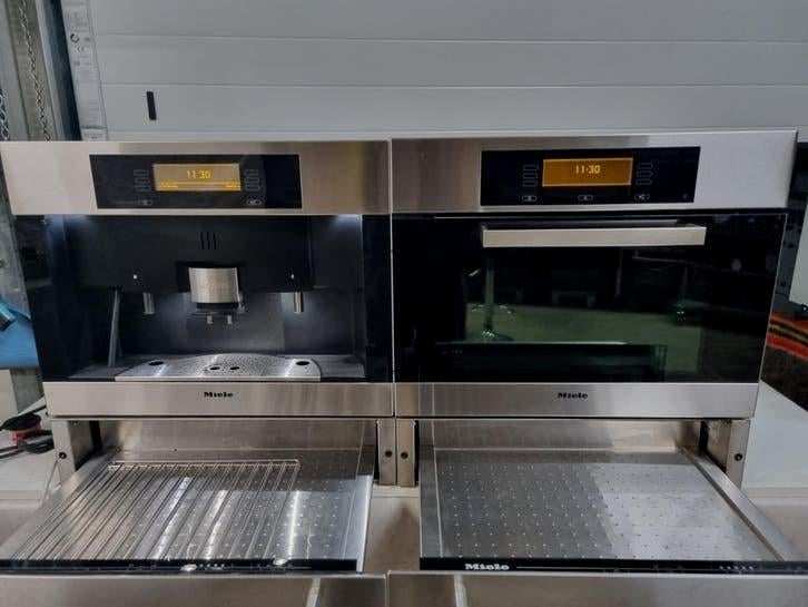 Miele set koffiemachine .combimagnetron en 2 warmhoudlades, Witgoed en Apparatuur, Afneembaar waterreservoir, Gebruikt, Koffiemachine