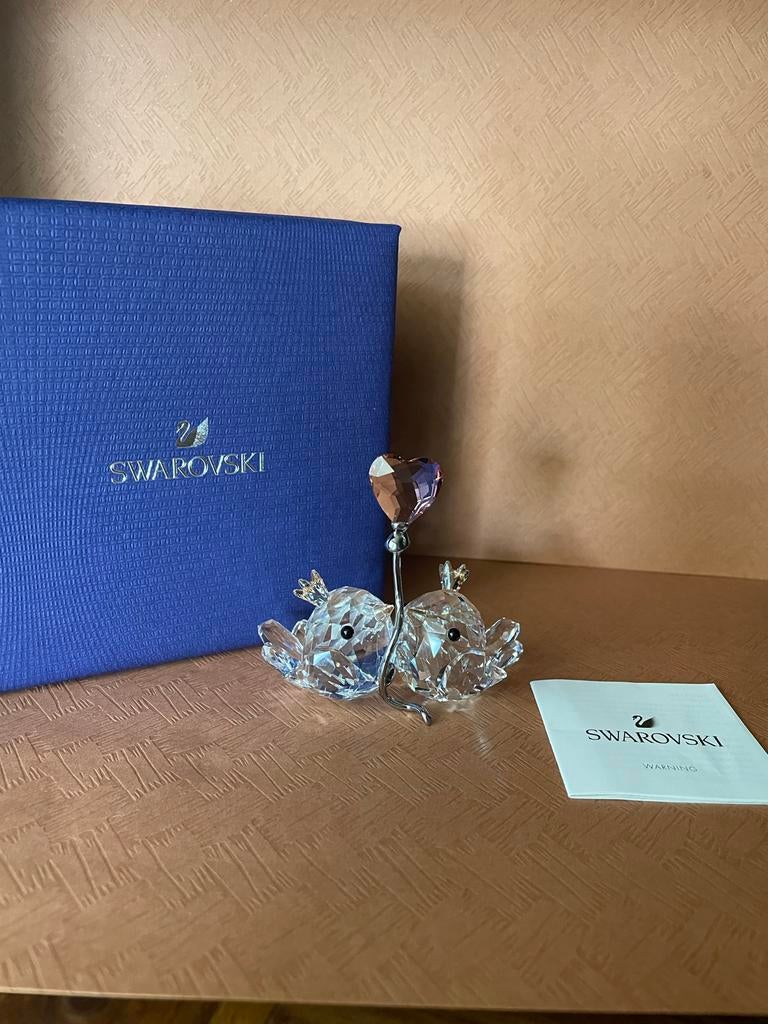 Swarovski tortelduiven met hart nieuw, Ophalen of Verzenden, Nieuw, Figuurtje