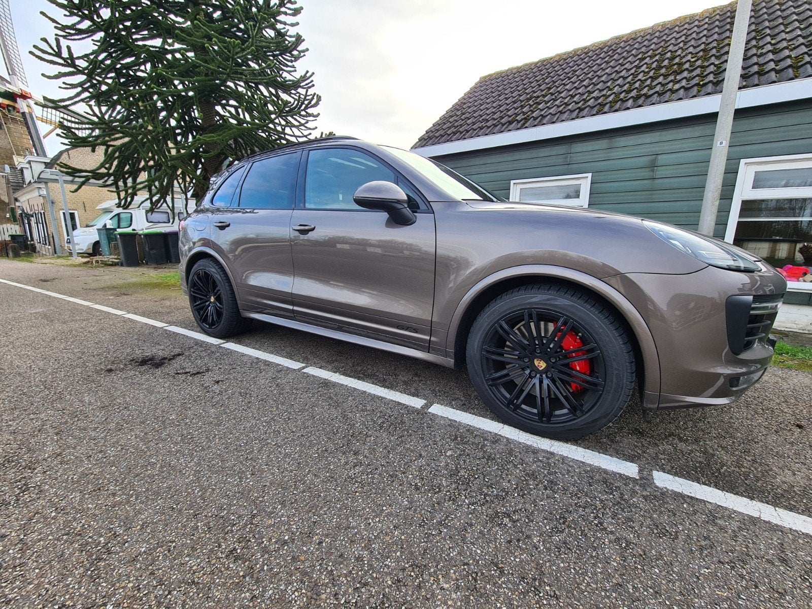 Porsche Cayenne GTS 3.6 V6, Automaat, Cayenne, Bruin, 138 €/maand