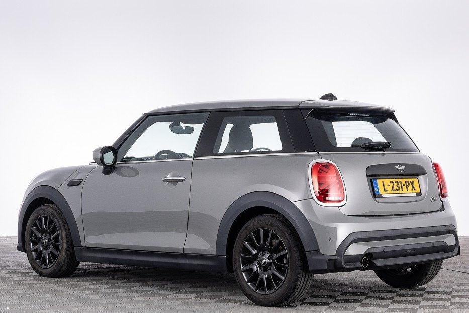 MINI 3-deurs Mini 1.5 First Essential | Full LED | MOONWALK, Voorwielaandrijving, 12 maanden, Gebruikt, 4 stoelen