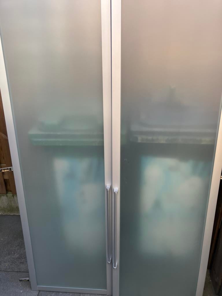 Gratis ophalen: twee matglazen deuren met stalen frame, Ophalen, Gebruikt, Meerdere deuren, 50 tot 100 cm