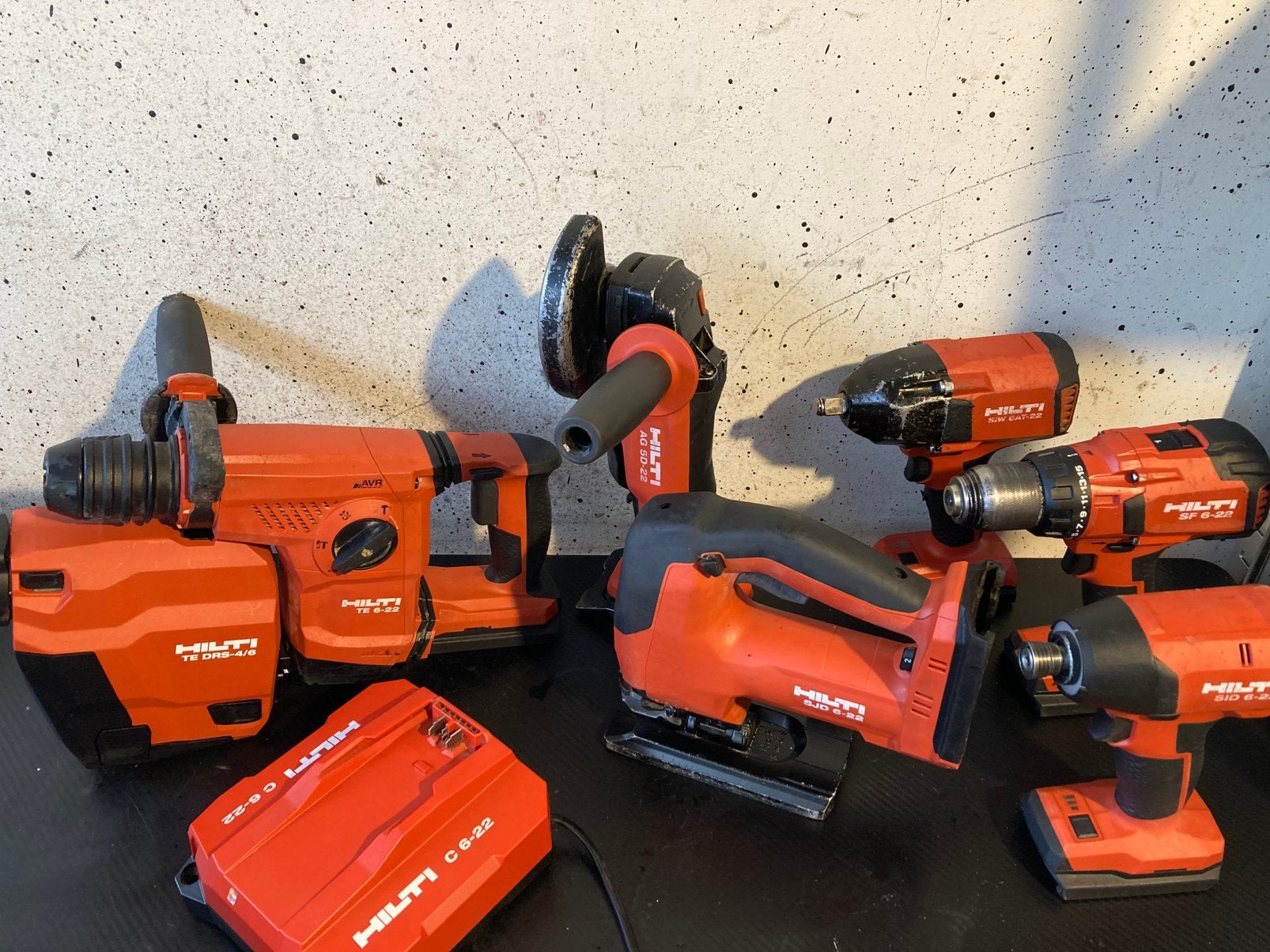 Hilti nuron set, Doe-het-zelf en Verbouw, Gereedschap | Handgereedschap, Ophalen of Verzenden, Zo goed als nieuw