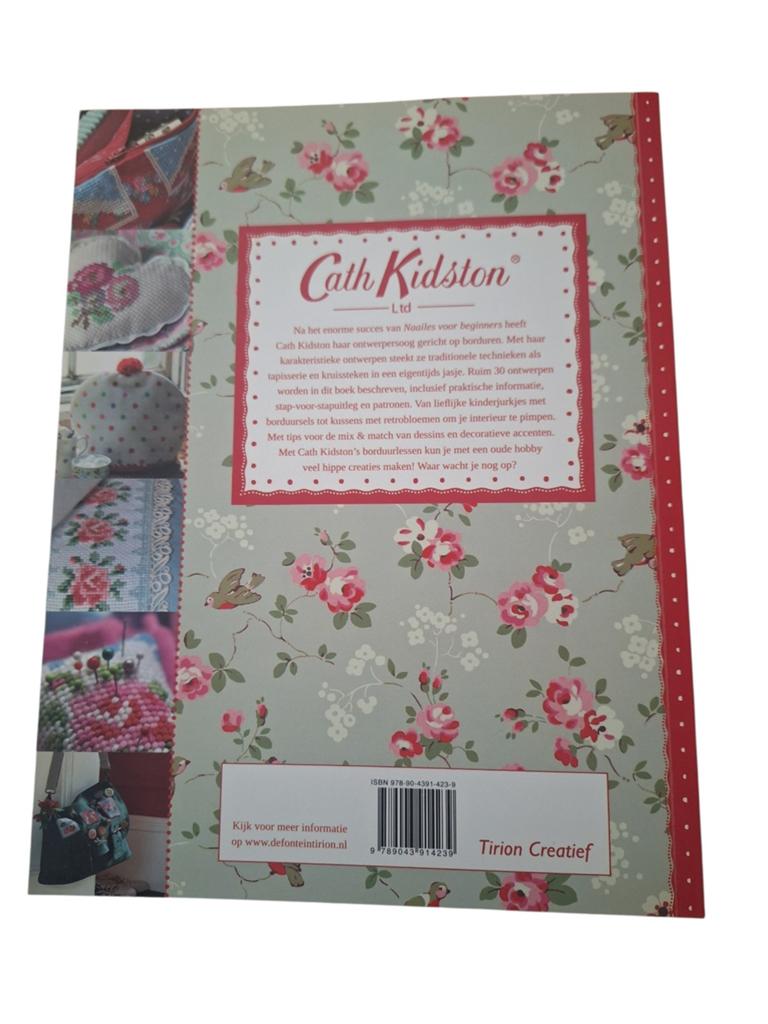 Te koop: Borduurboek, 160 pagina's., Hobby en Vrije tijd, Ophalen of Verzenden, Zo goed als nieuw, Patroon