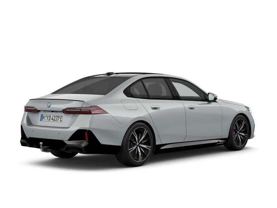 BMW i5 eDrive40 M Sport Edition M Sportpakket Pro | Innovati, Automaat, 2095 kg, 510 min, Zwart