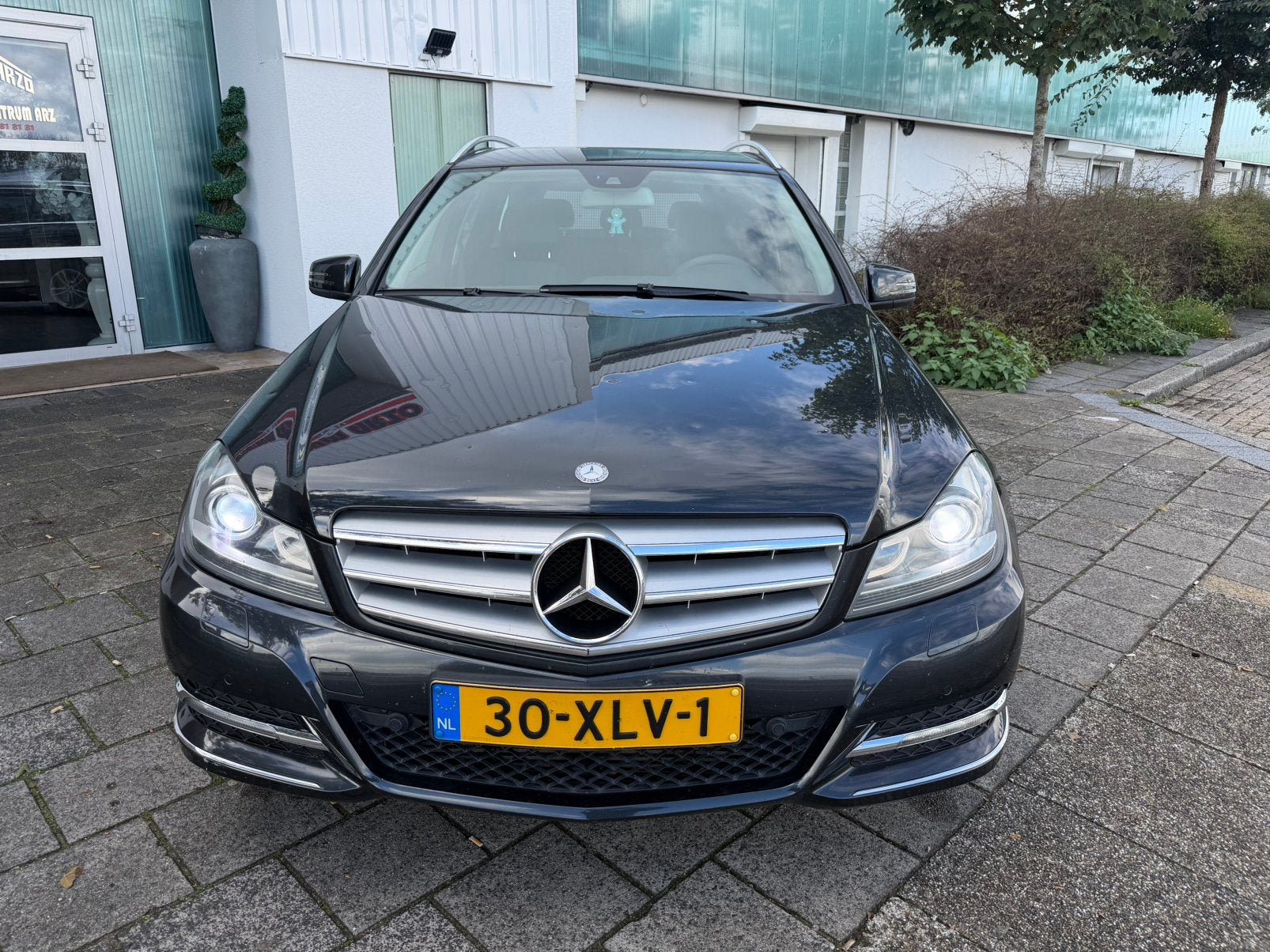 Foto 3 van Mercedes-Benz C-Klasse 1.6 C180 Kompr. Estate 2012 Zwart