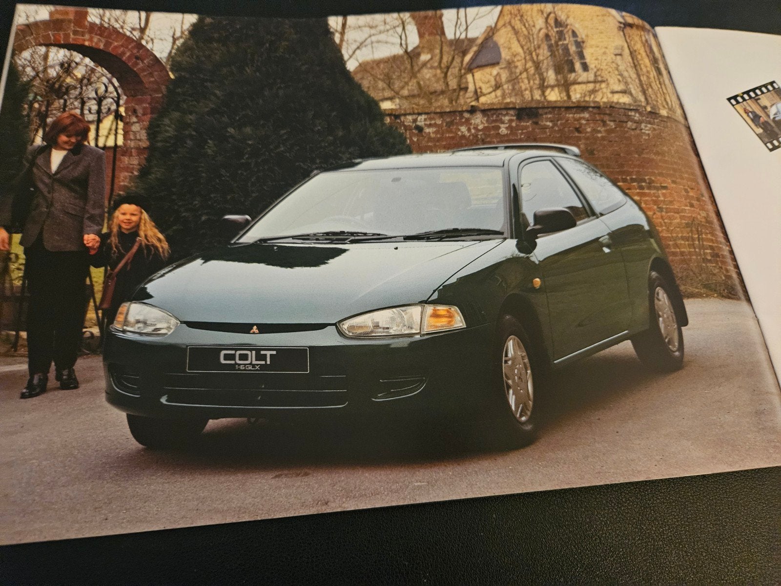 Brochure Mitsubishi Colt 1996 UK, Boeken, Ophalen of Verzenden, Zo goed als nieuw, Mitsubishi